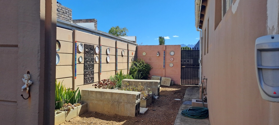 To Let 2 Bedroom Property for Rent in Anchorage Park Western Cape